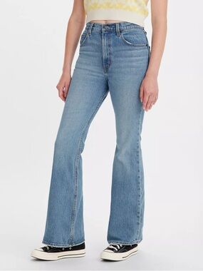 Levi’s 70s High Rise Flare Jeans Size 26  Sonoma Walks - Light Wash Blue